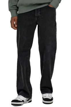 LOOSE FIT JEANS